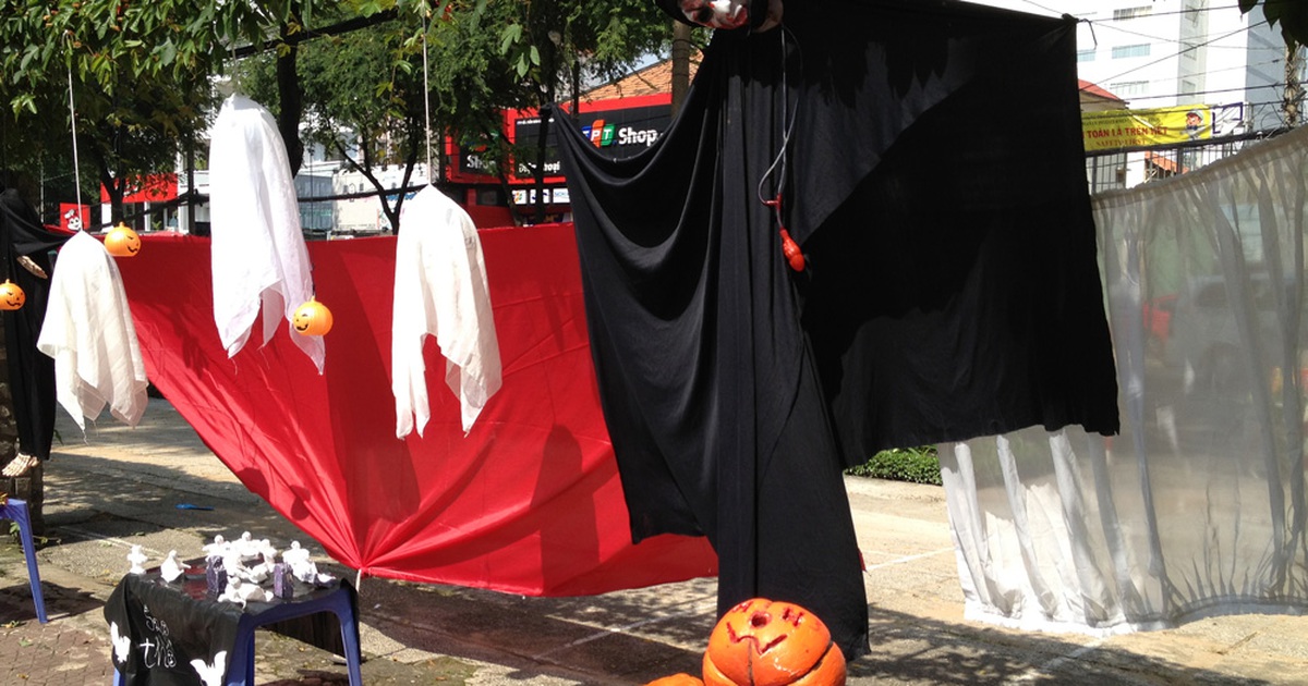 Sân chơi Halloween thu hút thiếu nhi tại TP.HCM