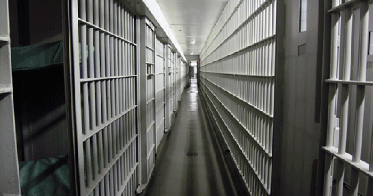 Đạp chết chồng vì nghi lấy 10.000 đồng mua rượu uống