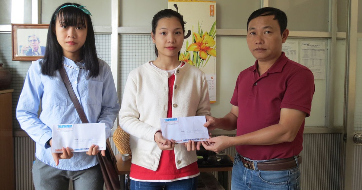 Trao học bổng cho sinh viên mồ côi