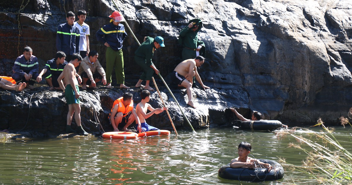 Tìm được thi thể du khách người Belarus tại thác Pongour