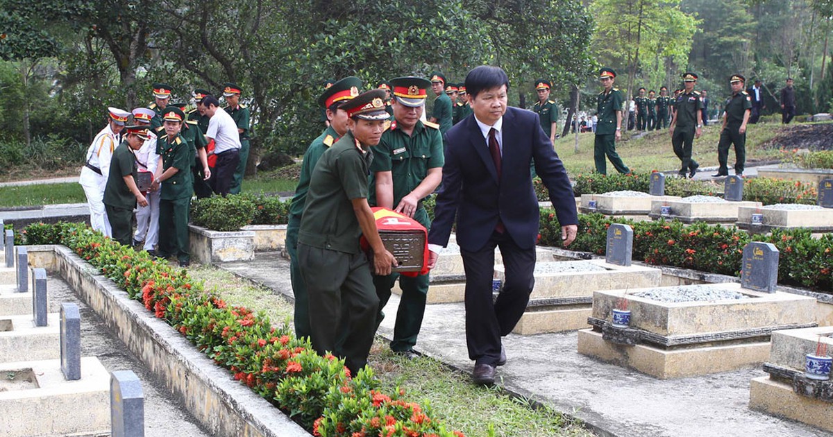An táng 15 hài cốt liệt sĩ hi sinh tại Lào