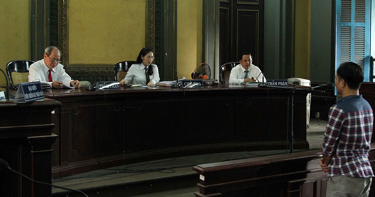 Phúc thẩm 'vụ án con ruồi': 'Đã đồng ý bỏ tiền mua sao báo công an?'