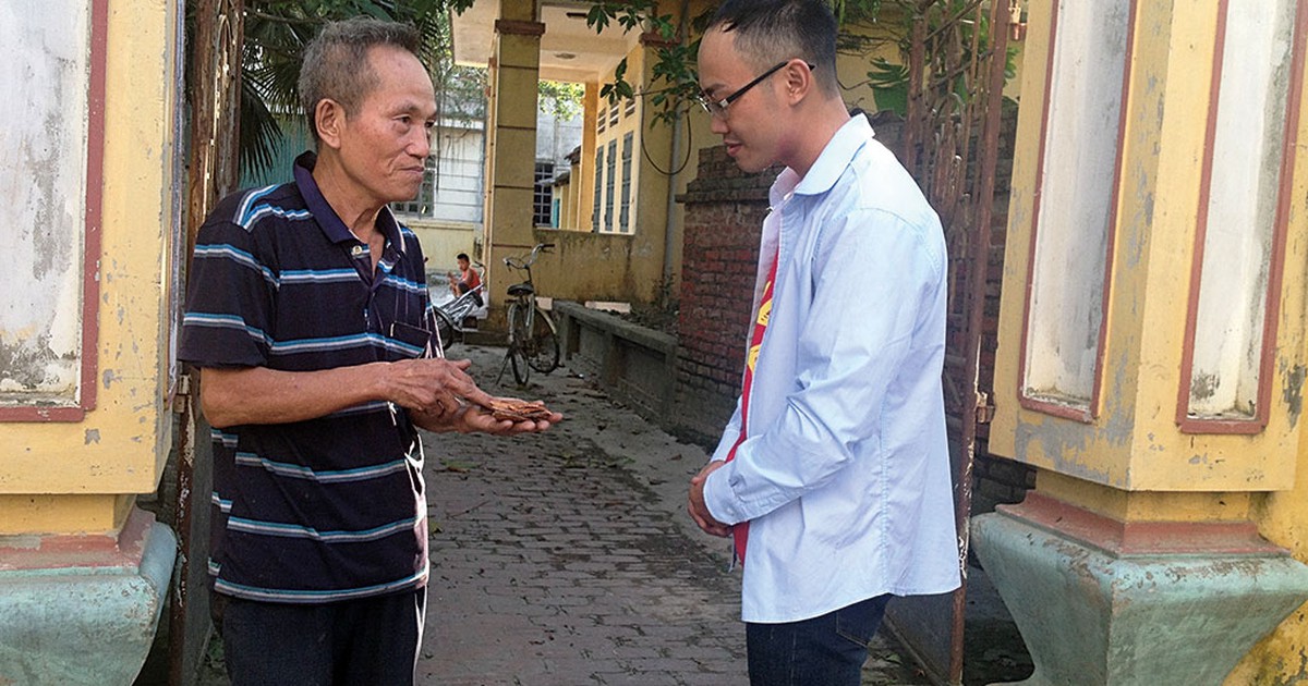 Cụ ông nửa đời cứu những người bị rắn cắn