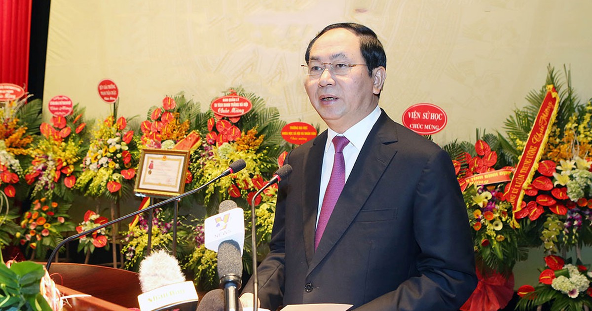 Tập trung soạn bộ Quốc sử