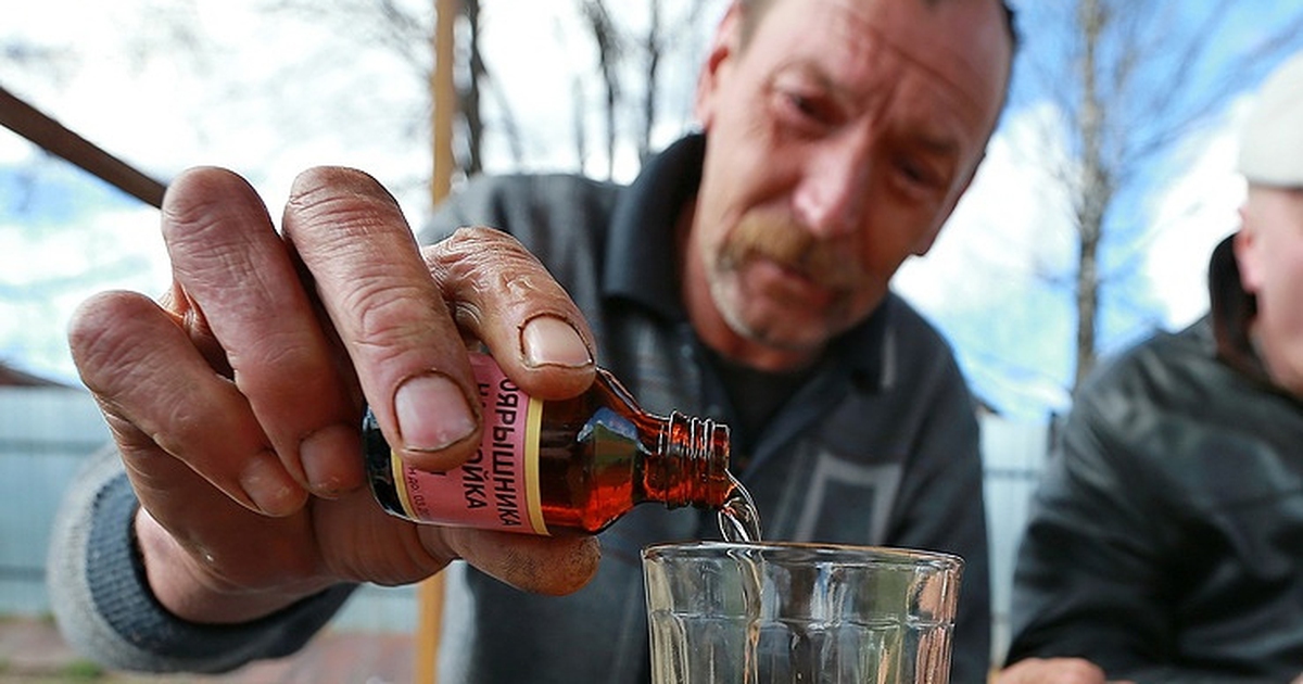 Nga: 48 người chết vì uống dầu tắm thay rượu