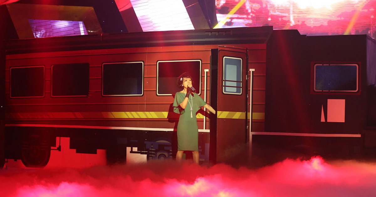 Vợ cũ cố ca sĩ Duy Quang mạnh dạn làm mới bolero