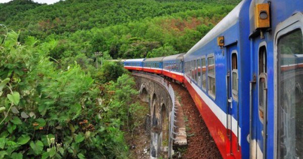 Đề nghị sa thải trực ban ngủ quên khiến 2 tàu hỏa suýt tông nhau