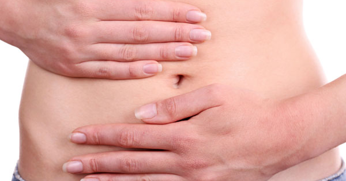 Thoa dầu dừa vào rốn mang lại nhiều lợi ích không ngờ