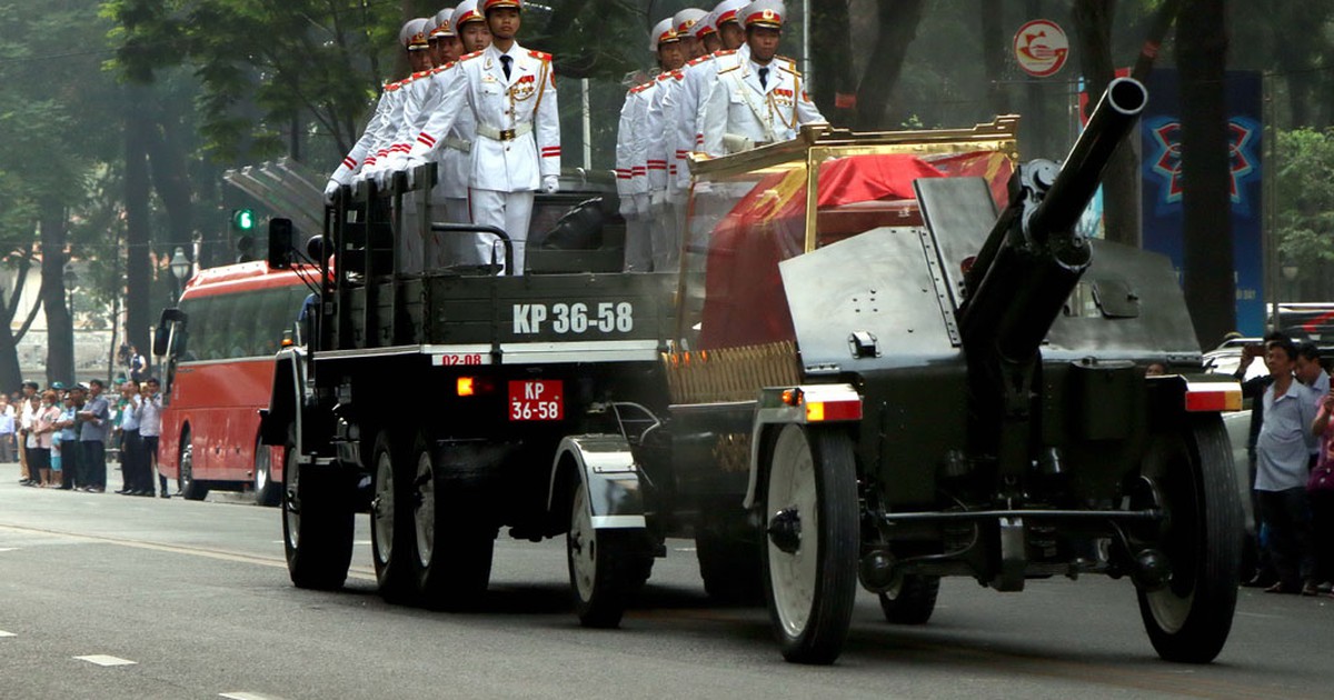 Hàng vạn người tiễn biệt nguyên Thủ tướng Phan Văn Khải