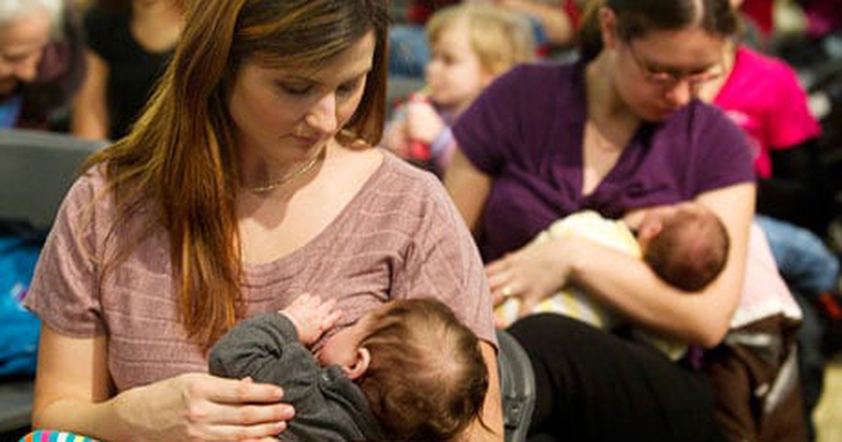 Chuyện một bà mẹ cho con bú đến lúc con... 7 tuổi