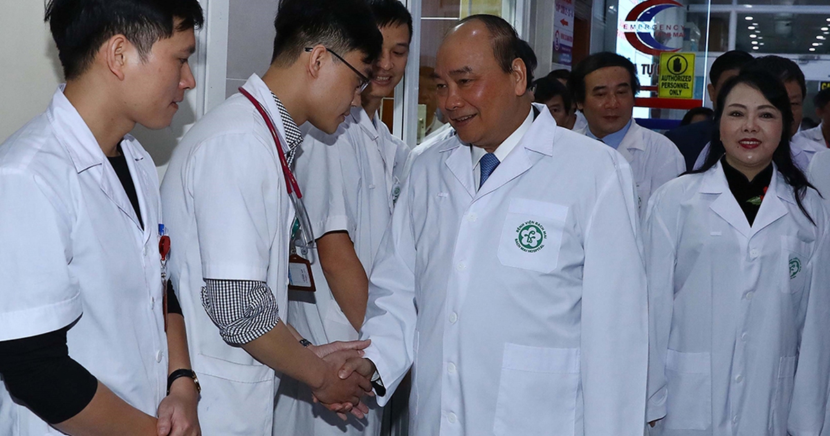 Ngày Thầy thuốc Việt Nam: Đội ngũ y, bác sĩ là 'những người anh hùng thầm lặng'