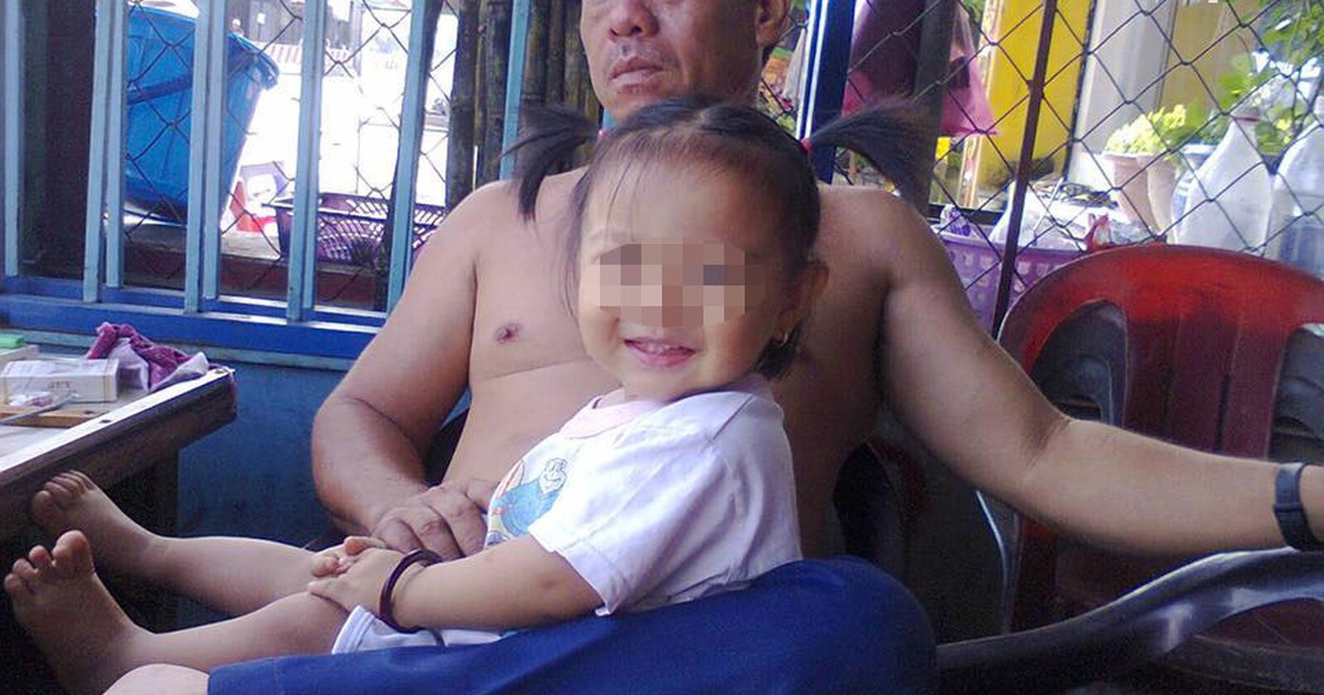 Nóng trên mạng xã hội: Đứa con rơi đáng yêu; dùng kéo đâm người yêu nhiều nhát