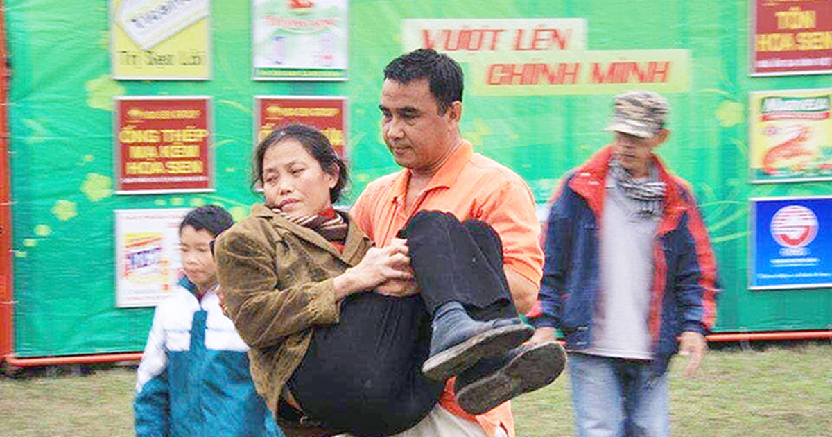 Quyền Linh nhiều lần bỏ tiền túi, không lấy thù lao để giúp người nghèo