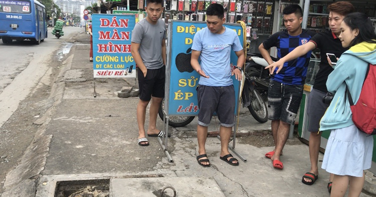 Cống nghẹt gần nửa năm ở TP.HCM, người dân không chịu nổi vì hôi thối