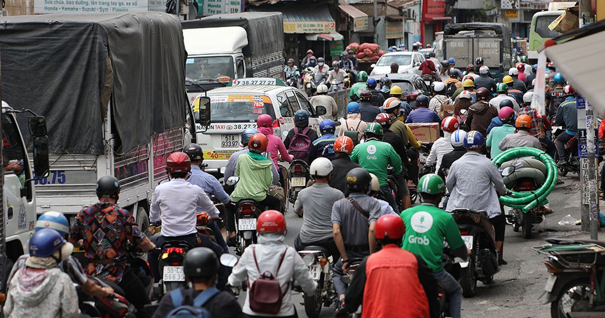Tốc độ tăng phương tiện gấp hơn 3 lần hạ tầng