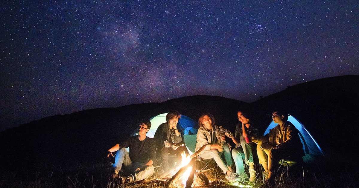 Lạc giữa 'thảo nguyên' Đồng Cao, cắm trại ngắm dải ngân hà tuyệt đẹp