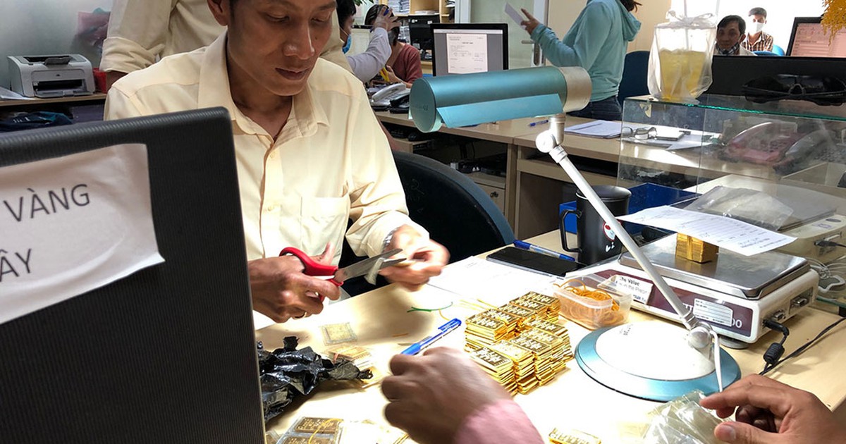 Sóng vàng đảo chiều 'quét sạch' túi nhà đầu tư