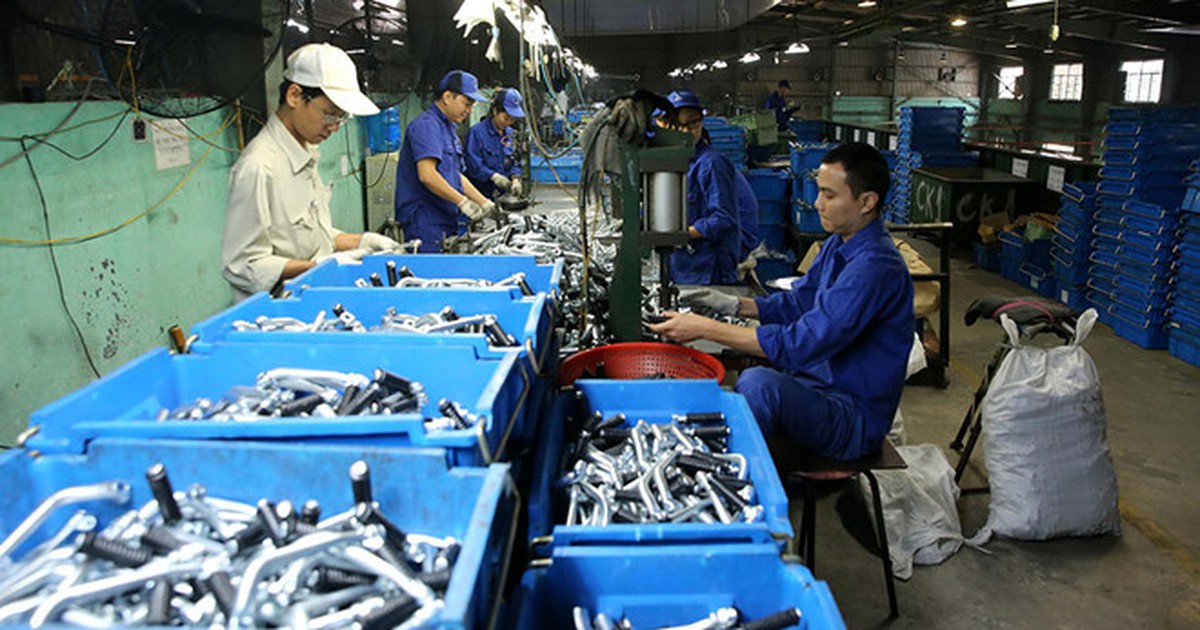 Lấy sức ép cạnh tranh làm động lực phát triển