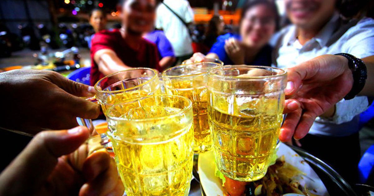 Xôn xao chuyện phạt hành vi lôi kéo, xúi giục, ép rượu bia người khác