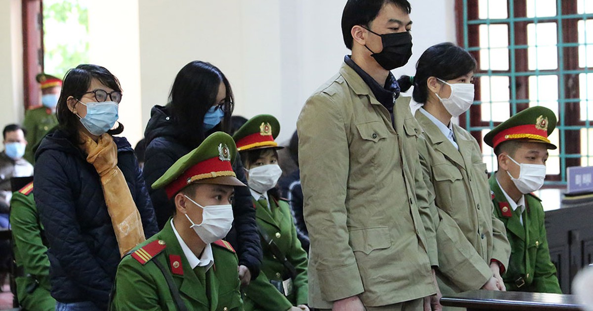 Hoãn phiên xử 4 cựu thanh tra Bộ Xây dựng