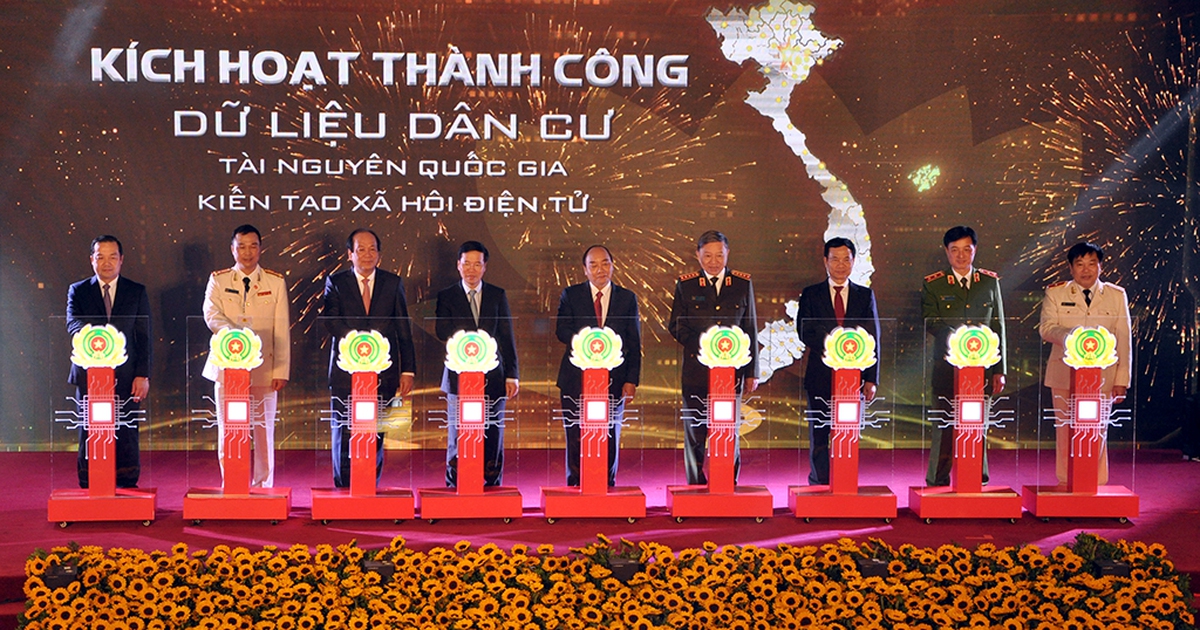 Hiện thực hóa 2 hệ thống quản lý công dân bằng điện tử