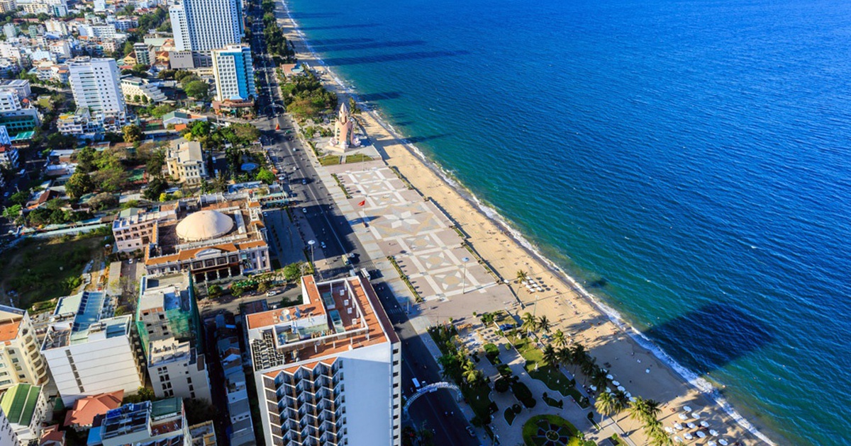 Khánh Hòa vừa đón khách dịp lễ, vừa tăng cường phòng chống dịch