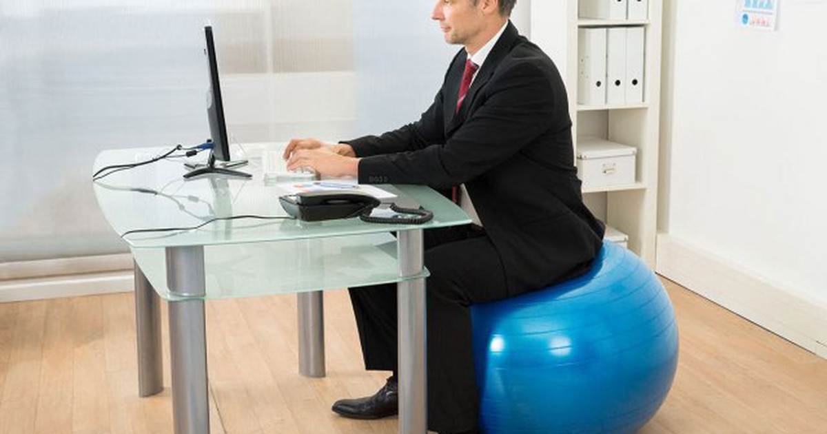 Thường xuyên phải ngồi lâu, hãy bổ sung ngay những chất này