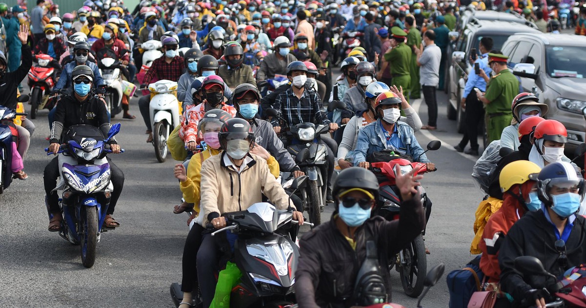 Miền Tây nỗ lực đón người dân về quê tự phát