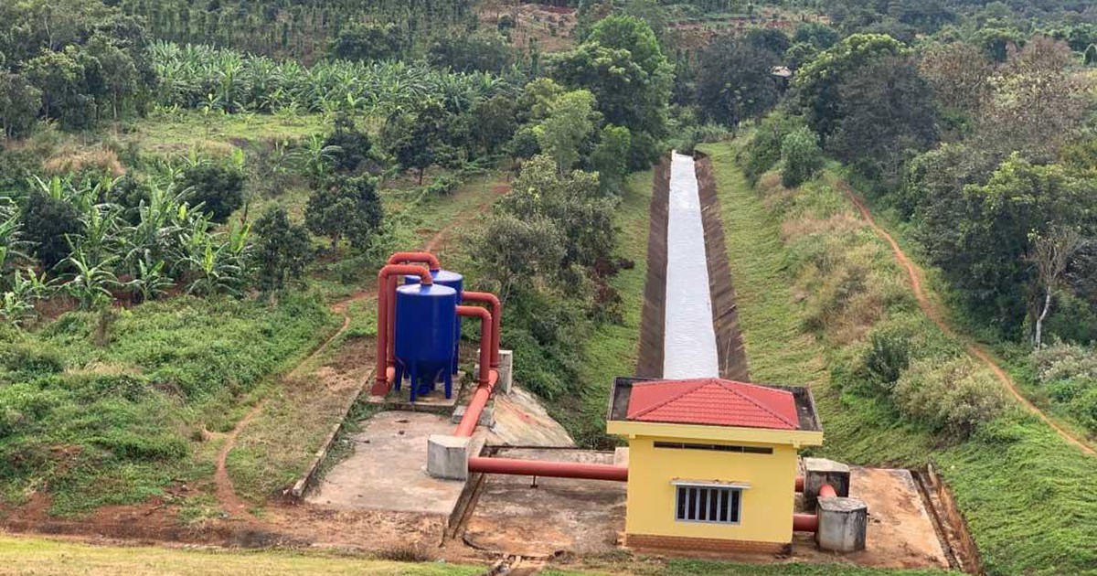 Nản với công trình làm nghèo đất nước