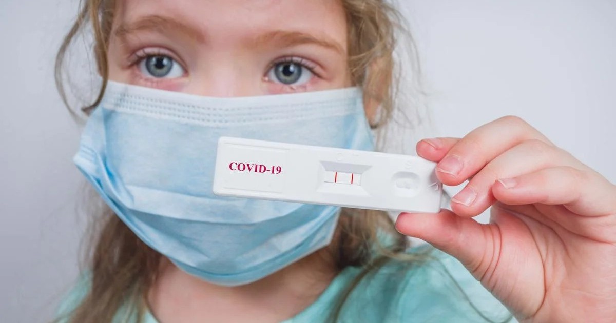 Con bạn tiếp xúc F0, khi nào test và có cần test lại không?