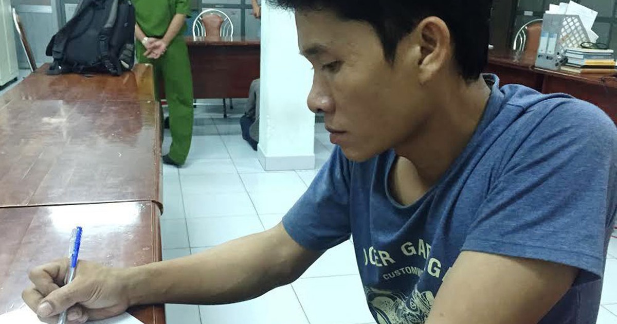 Giả danh công an cưỡng đoạt tiền của chủ tiệm mát xa