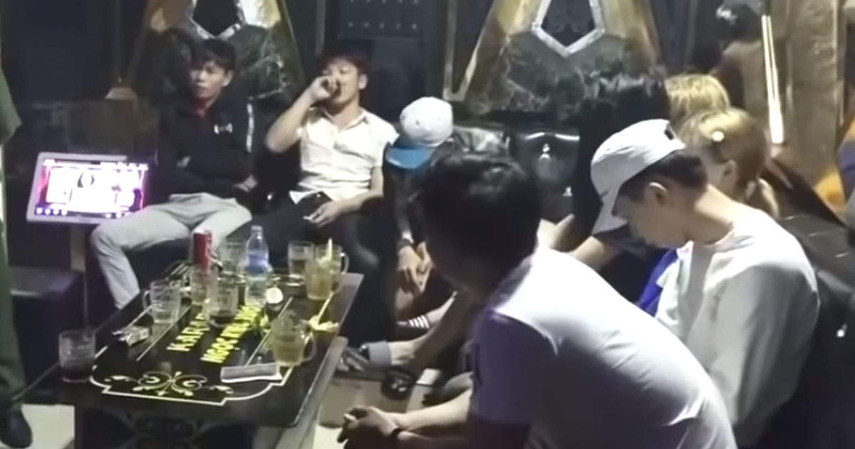 Tiệc sinh nhật phê ma túy tại quán karaoke