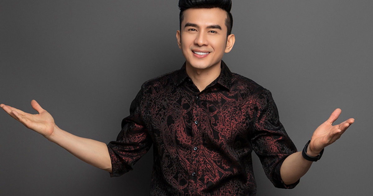 Đan Trường biểu diễn đêm nghệ thuật chào mừng Đại hội Đảng toàn quốc lần thứ XIII