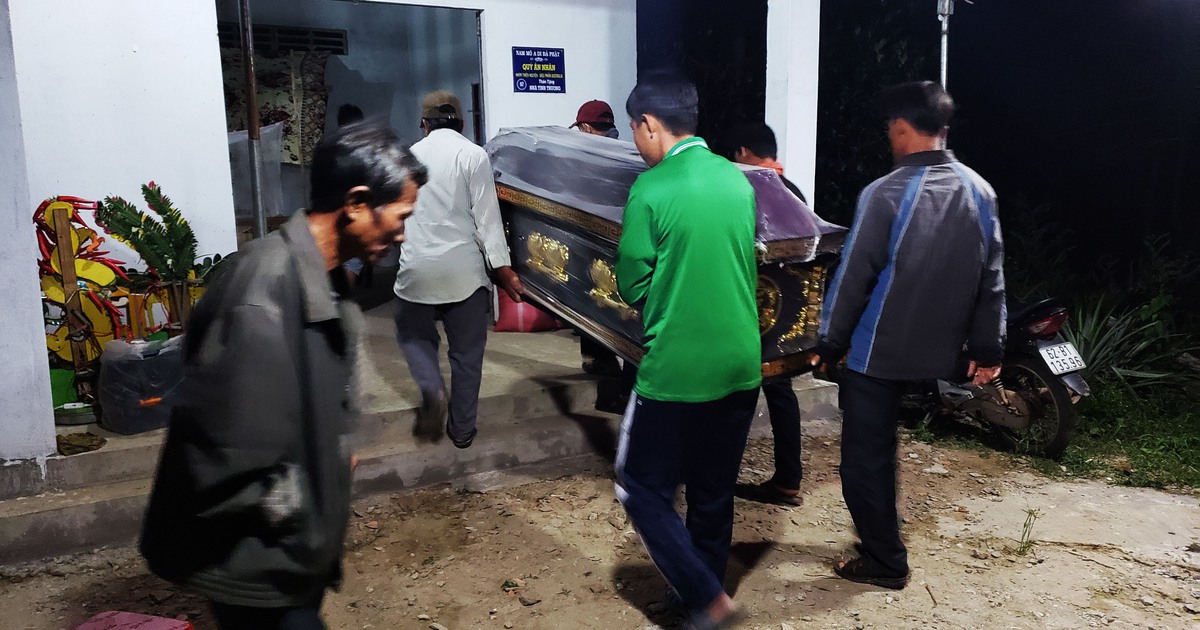 Nạn nhân xe container 'điên' ở Bến Lức: Con trai đầu ráng chạy thêm Grabbike báo hiếu cha mẹ