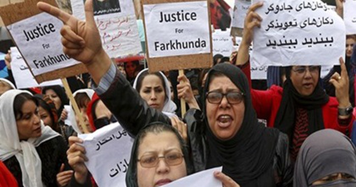 Vụ nghi đốt kinh Koran, 11 cảnh sát Afghanistan ở tù vì không cứu người