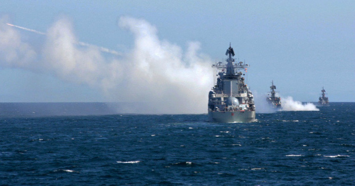 Nga điều hơn 100 tàu chiến ra biển tập trận