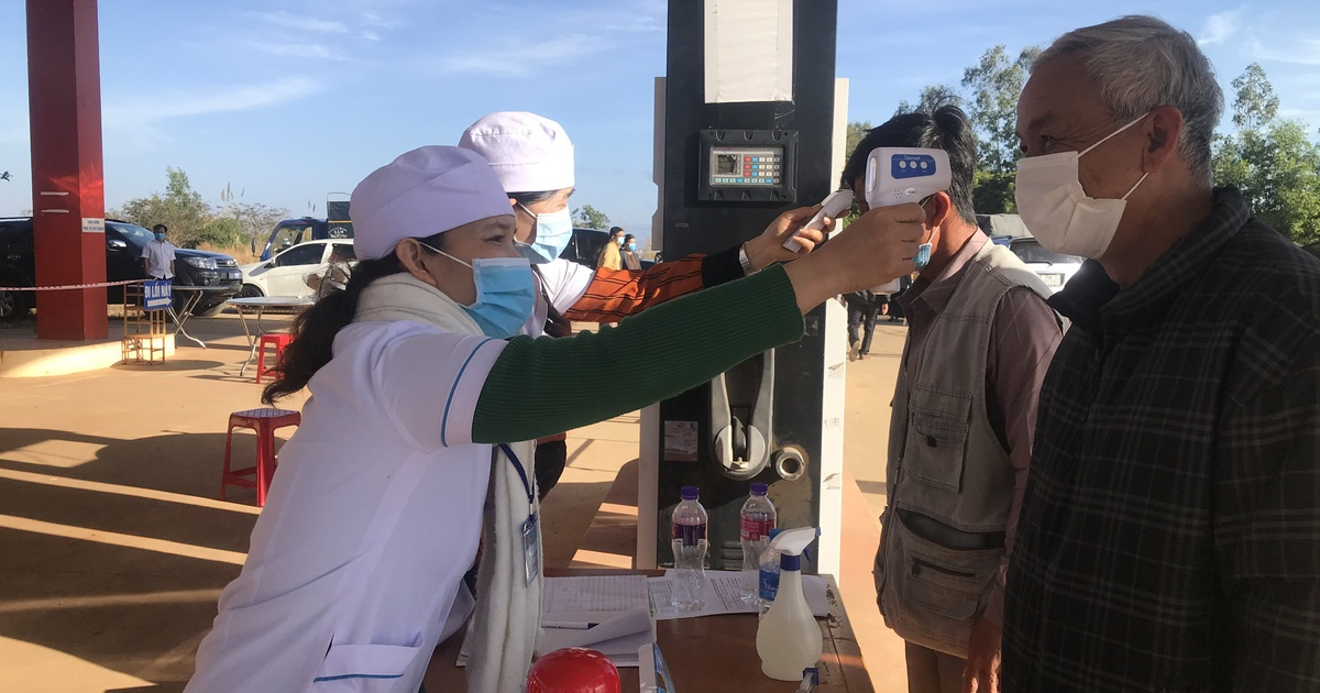 Kon Tum: Tiếp tục trả lại tiền chênh lệch cho người dân xét nghiệm nhanh Covid-19