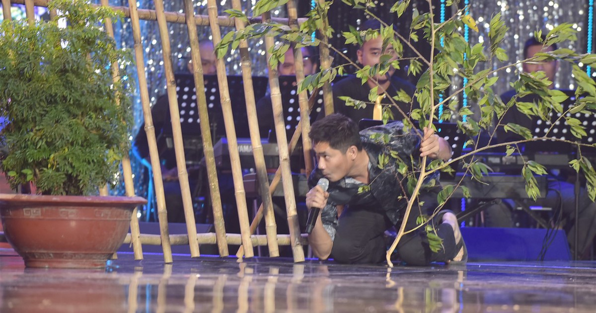 Minh Luân giả giọng chó sủa, vượt rào vì Jang Mi