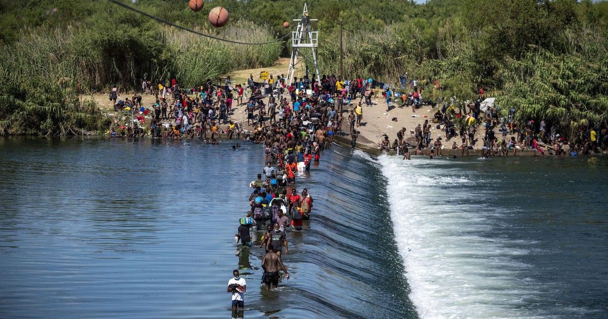 Mỹ chuẩn bị trục xuất hàng ngàn người Haiti sống dưới gầm cầu