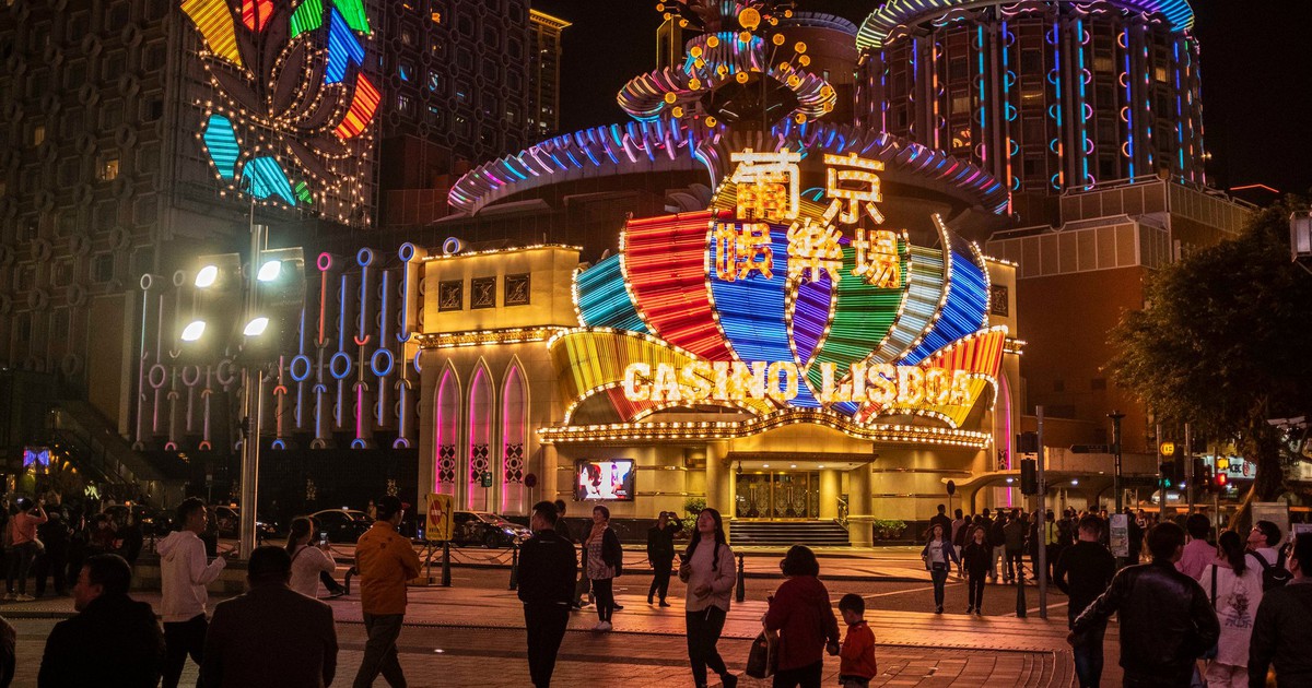 Macau đóng cửa toàn bộ sòng bạc lần đầu trong 2 năm để chống Covid-19