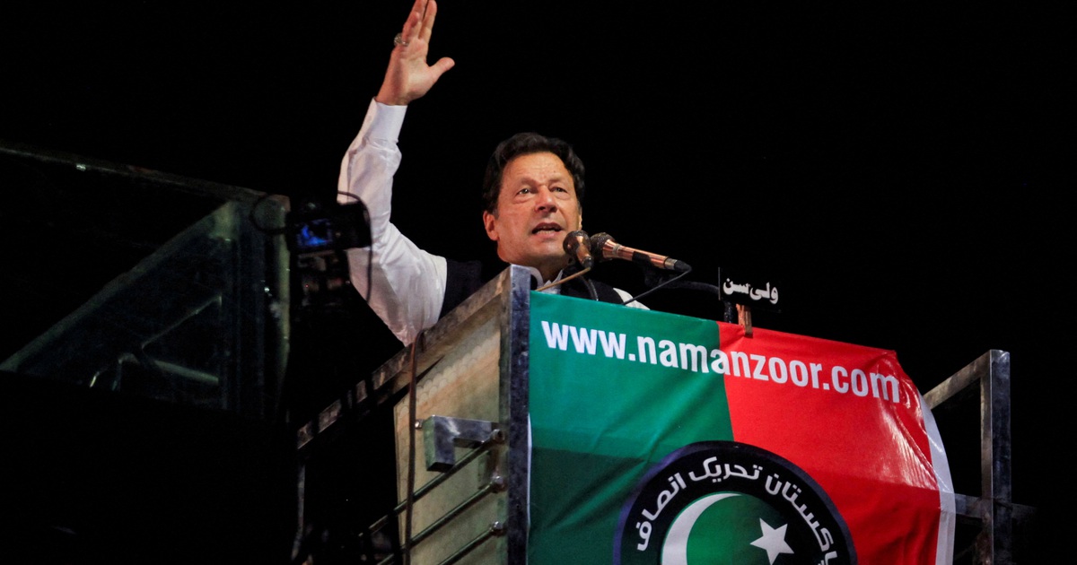 Cựu thủ tướng Pakistan bị bắn khi đang dẫn đầu biểu tình