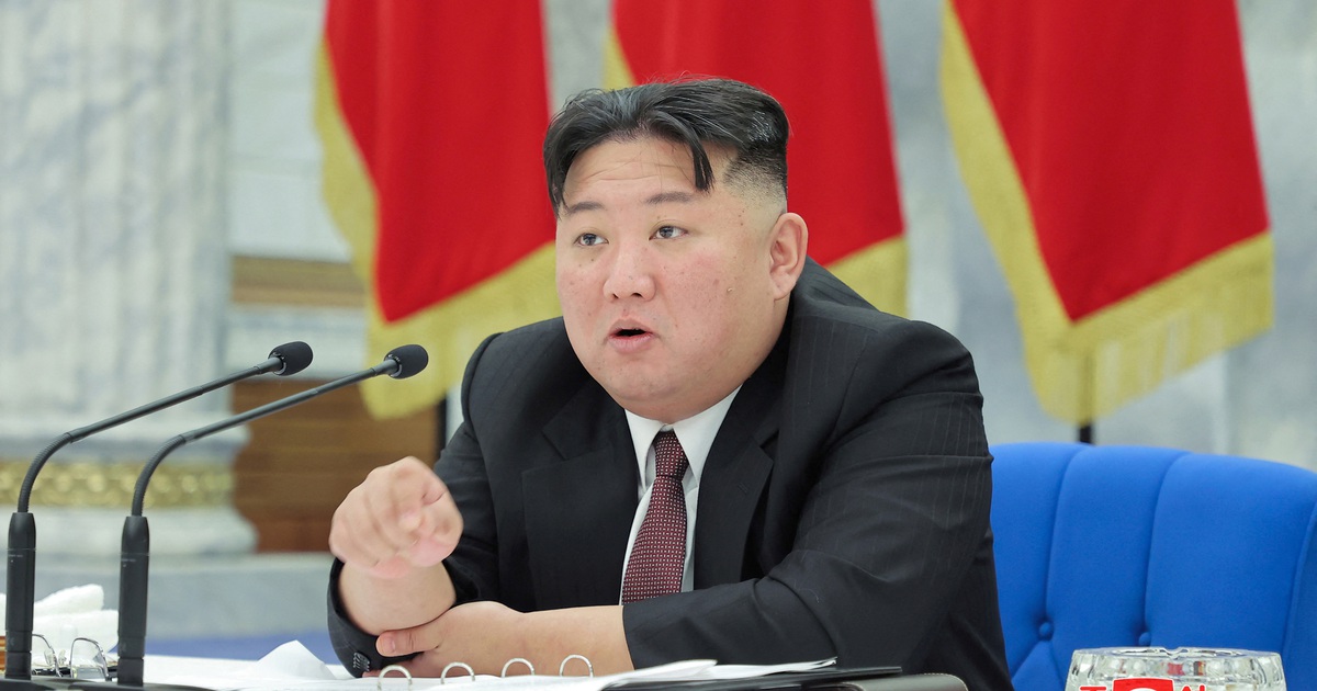 Ông Kim ra lệnh phát triển tên lửa đạn đạo xuyên lục địa mới