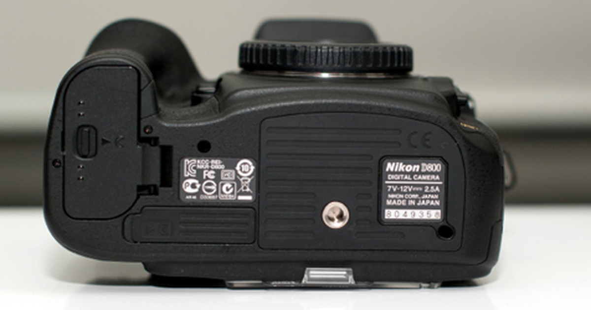 Tránh sập bẫy mua máy ảnh bị sửa đổi trên eBay