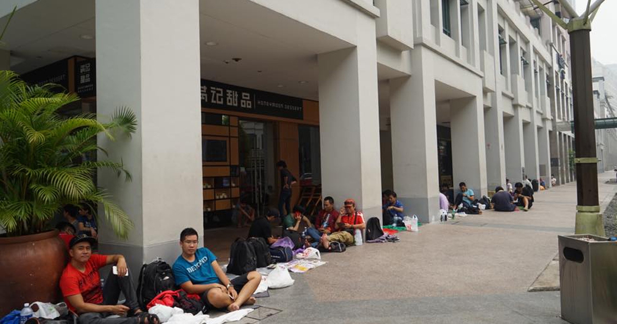 Người Việt qua Singapore xếp hàng trước 2 ngày để mua iPhone 6S