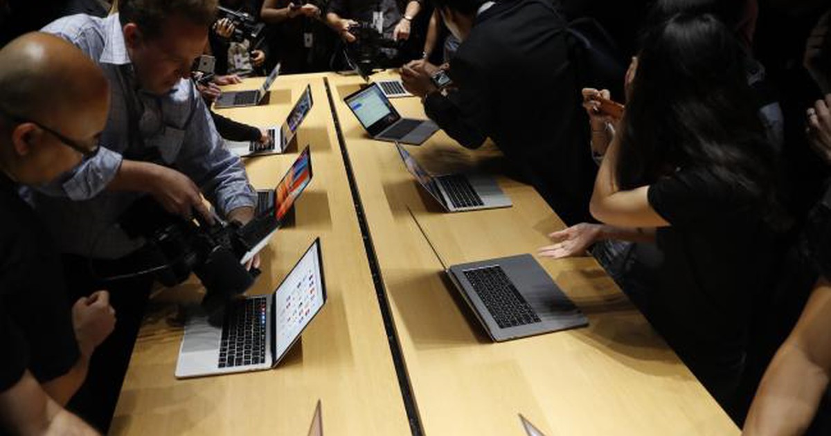 Apple kiểm tra chất lượng pin trên MacBook Pro mới