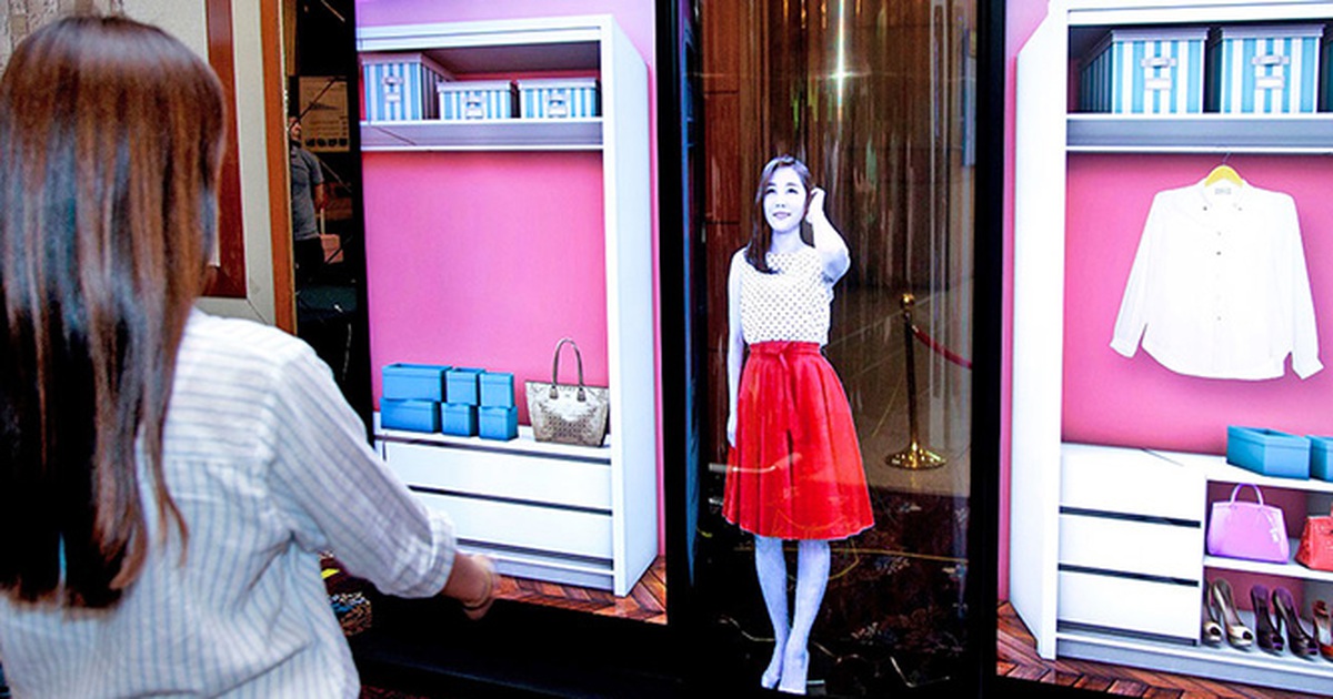 LG trình diễn màn hình OLED siêu dẻo và trong suốt cỡ khủng