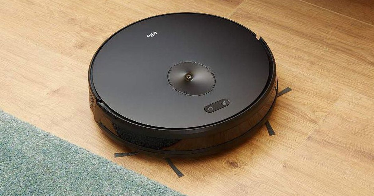 Tin tặc có thể theo dõi bạn qua camera của máy hút bụi