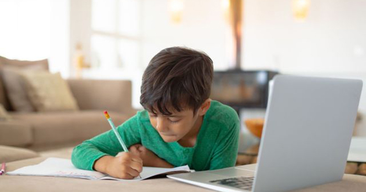 Google tặng Chromebook và các điểm truy cập Wi-Fi cho học sinh