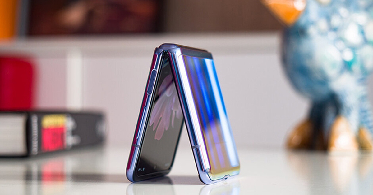 Không nên sử dụng miếng dán bảo vệ màn hình Galaxy Z Flip