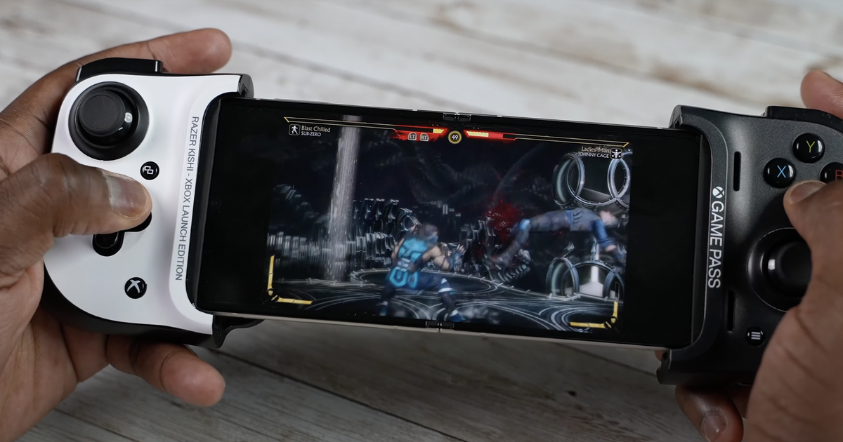 Smartphone màn hình gập Galaxy Z Fold3 và Z Flip3 độc lạ cho game thủ mở bán